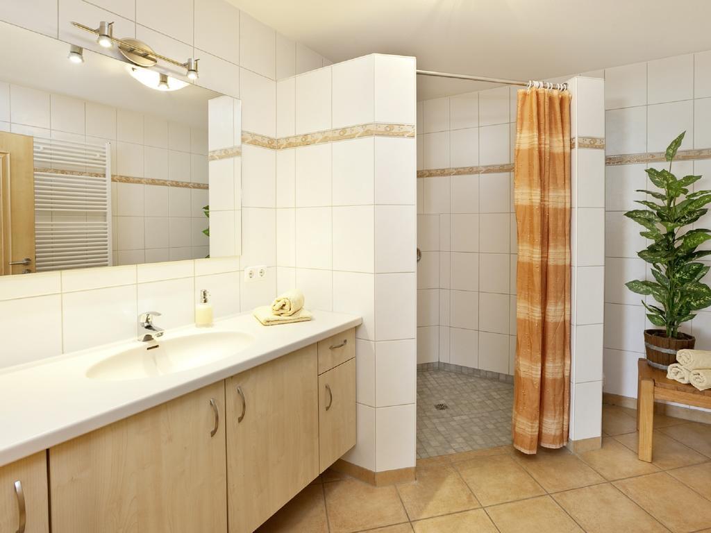 Berghof Kinker Apartment Roßhaupten Стая снимка